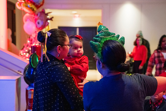 0347__12-20-25_Four-Seasons-Childrens-Holiday-Party-Rodney-Bailey-Photography