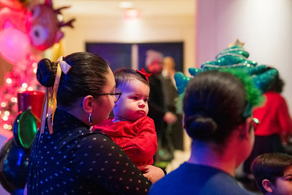 0348__12-20-25_Four-Seasons-Childrens-Holiday-Party-Rodney-Bailey-Photography