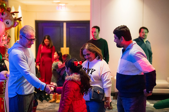 0350__12-20-25_Four-Seasons-Childrens-Holiday-Party-Rodney-Bailey-Photography