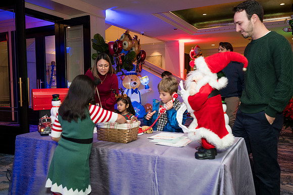 0353__12-20-25_Four-Seasons-Childrens-Holiday-Party-Rodney-Bailey-Photography