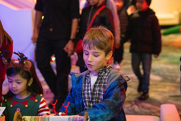 0352__12-20-25_Four-Seasons-Childrens-Holiday-Party-Rodney-Bailey-Photography