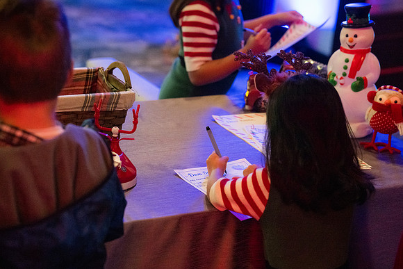 0355__12-20-25_Four-Seasons-Childrens-Holiday-Party-Rodney-Bailey-Photography