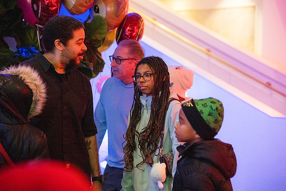 0354__12-20-25_Four-Seasons-Childrens-Holiday-Party-Rodney-Bailey-Photography
