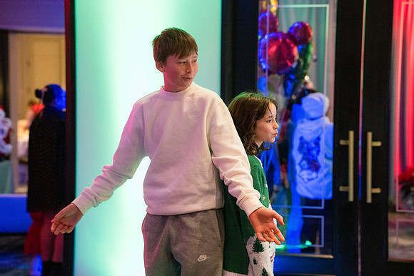 0358__12-20-25_Four-Seasons-Childrens-Holiday-Party-Rodney-Bailey-Photography