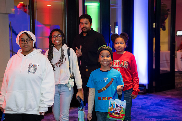 0361__12-20-25_Four-Seasons-Childrens-Holiday-Party-Rodney-Bailey-Photography
