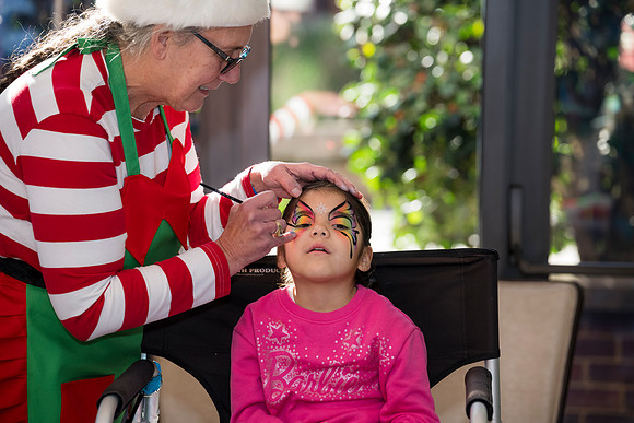 0377__12-20-25_Four-Seasons-Childrens-Holiday-Party-Rodney-Bailey-Photography