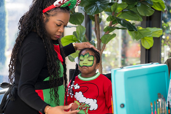 0376__12-20-25_Four-Seasons-Childrens-Holiday-Party-Rodney-Bailey-Photography