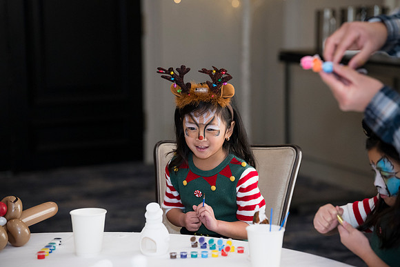 0378__12-20-25_Four-Seasons-Childrens-Holiday-Party-Rodney-Bailey-Photography