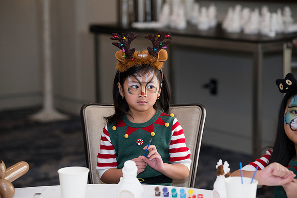 0380__12-20-25_Four-Seasons-Childrens-Holiday-Party-Rodney-Bailey-Photography