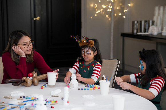 0381__12-20-25_Four-Seasons-Childrens-Holiday-Party-Rodney-Bailey-Photography
