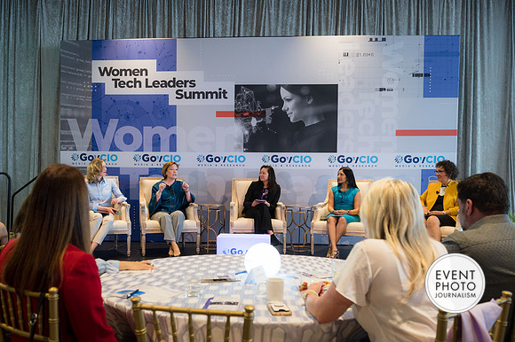 0332__4-13-23_GovCIO-Women-Tech-Leaders-Meeting_Spy-Museum-Washington-DC-EventPhotojournalism-conference-photographers
