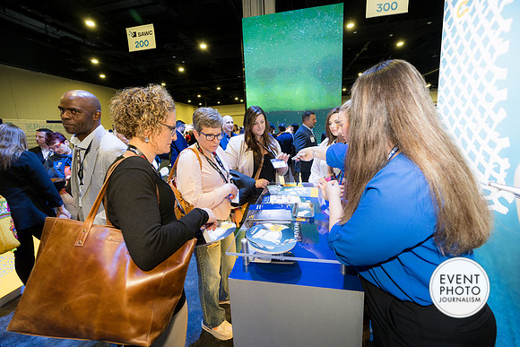 0393__4-28-23_Kerecis-SAWCExhibit-Booth-National-Harbor-Gaylord-Hotel-Washington-DC-EventPhotojournalism-event-photographers