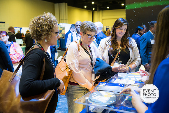 0390__4-28-23_Kerecis-SAWCExhibit-Booth-National-Harbor-Gaylord-Hotel-Washington-DC-EventPhotojournalism-event-photographers