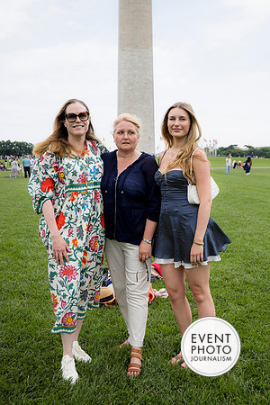 0041__5-17-26_Alexander's-GWU-Graduation-Family-Session-Event-Photojournalism-photography