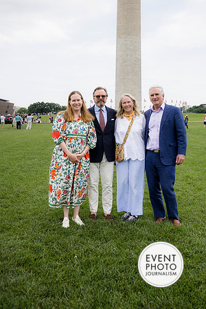 0047__5-17-26_Alexander's-GWU-Graduation-Family-Session-Event-Photojournalism-photography