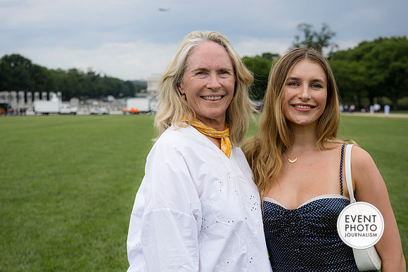 0056__5-17-26_Alexander's-GWU-Graduation-Family-Session-Event-Photojournalism-photography