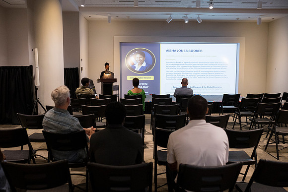 0265__9-12-26__NMAfA-Teaching-Africa-Program-Event-Photojournalism-DC-Photographers
