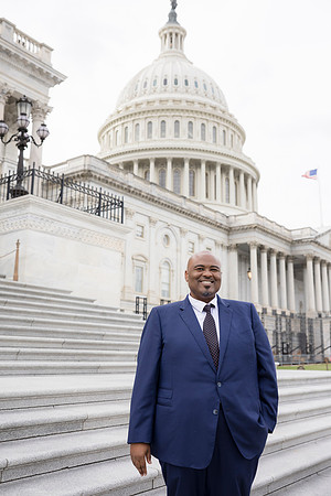 0025__9-23-26_Experian PAC Fly-in_Capitol-Hill-Group-Photo-Washington-DC_Event-Photojournalism-Photographer
