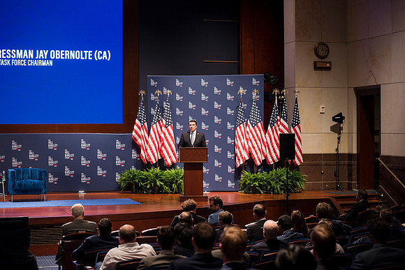 0136_5-1-24_HILL-and-Valley-US-Capitol-Eventphotojournalism-event-Photographers