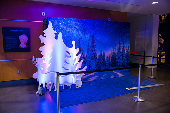 0006__12-3-22__Event_Verisign-Holiday-Party-Udvar-Hazy-Center-EventPhotojournalism-event-photographers-Virginia