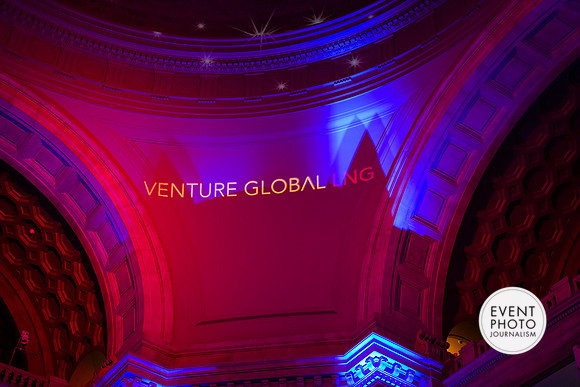 0257__12-8-22_Venture-Global-Holiday-Party-National-Museum-of-Natural-History-Washington-DC-EventPhotojournalism-event-photographers