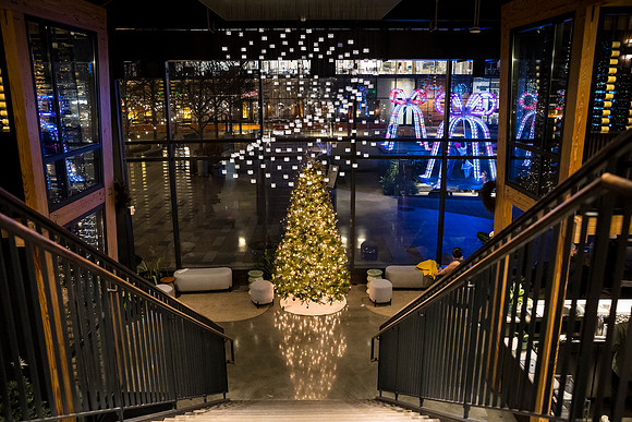 0018__12-13-24_Bain-Company-Holiday-Party-District-Winery-EventPhotojournalism-photography