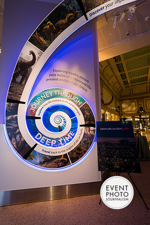 0093__12-8-22_Venture-Global-Holiday-Party-National-Museum-of-Natural-History-Washington-DC-EventPhotojournalism-event-photographers
