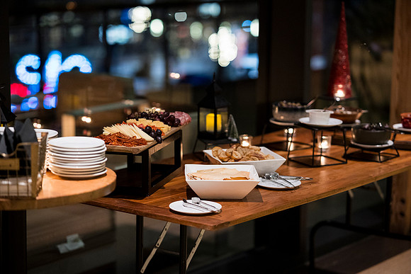 0025__12-13-24_Bain-Company-Holiday-Party-District-Winery-EventPhotojournalism-photography