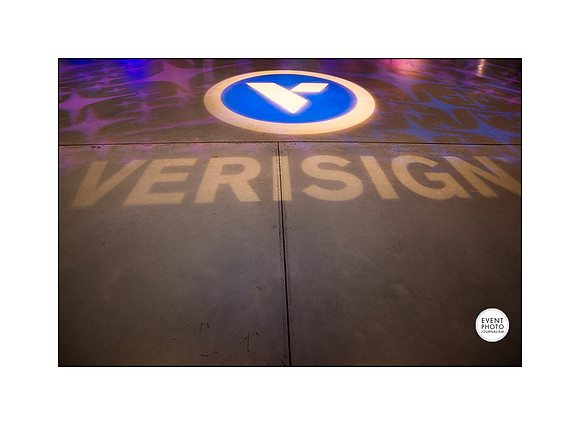 0069__12-3-22__Event_Verisign-Holiday-Party-Udvar-Hazy-Center-EventPhotojournalism-event-photographers-Virginia