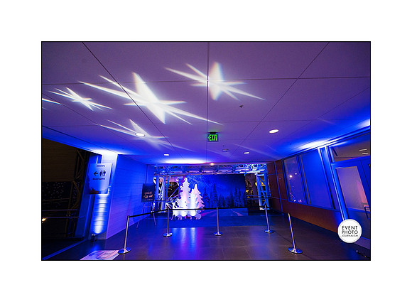 0167__12-3-22__Event_Verisign-Holiday-Party-Udvar-Hazy-Center-EventPhotojournalism-event-photographers-Virginia