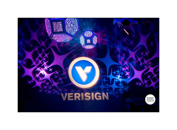 0184__12-3-22__Event_Verisign-Holiday-Party-Udvar-Hazy-Center-EventPhotojournalism-event-photographers-Virginia