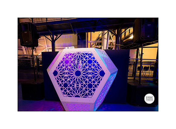 0191__12-3-22__Event_Verisign-Holiday-Party-Udvar-Hazy-Center-EventPhotojournalism-event-photographers-Virginia