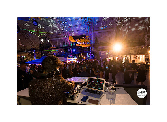0371__12-3-22__Event_Verisign-Holiday-Party-Udvar-Hazy-Center-EventPhotojournalism-event-photographers-Virginia