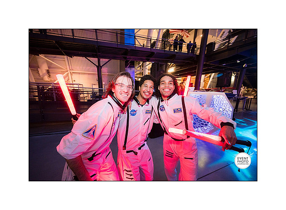0411__12-3-22__Event_Verisign-Holiday-Party-Udvar-Hazy-Center-EventPhotojournalism-event-photographers-Virginia