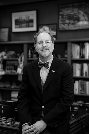 8012-19-24_USGS_David-Applegate-Professional-Headshot-Photographers-EventPhotojournalism-photography