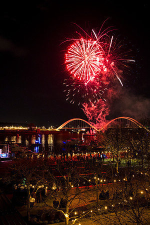 0169__12-13-24_Bain-Company-Holiday-Party-District-Winery-EventPhotojournalism-photography