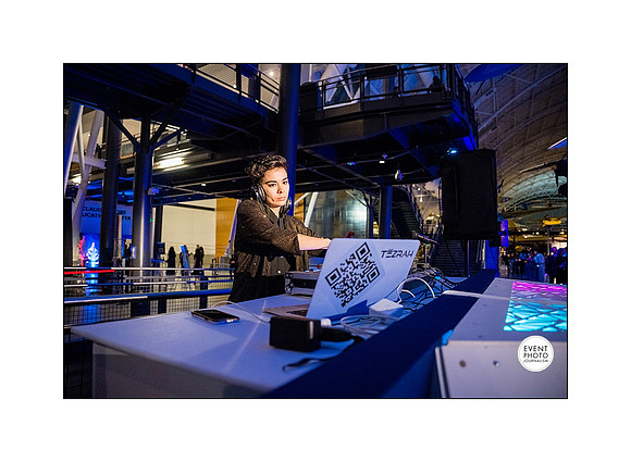 0277__12-3-22__Event_Verisign-Holiday-Party-Udvar-Hazy-Center-EventPhotojournalism-event-photographers-Virginia