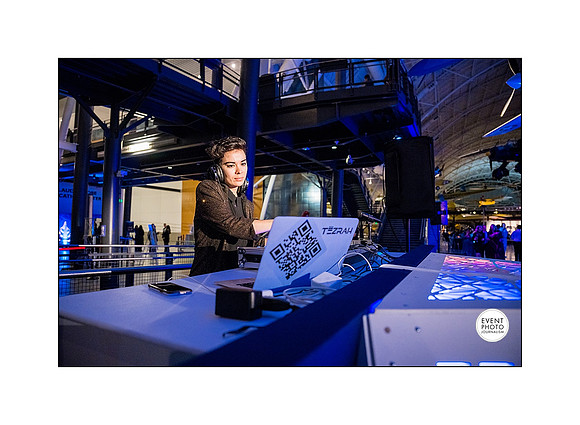 0276__12-3-22__Event_Verisign-Holiday-Party-Udvar-Hazy-Center-EventPhotojournalism-event-photographers-Virginia