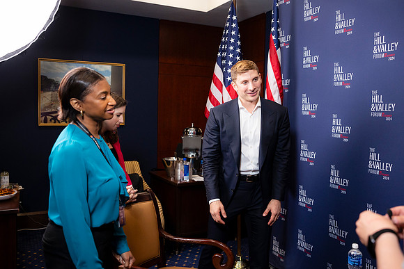 0342_5-1-24_HILL-and-Valley-US-Capitol-Eventphotojournalism-event-Photographers