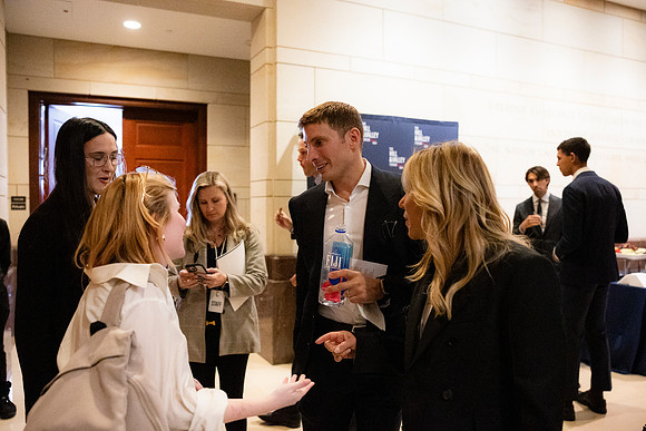 0362_5-1-24_HILL-and-Valley-US-Capitol-Eventphotojournalism-event-Photographers