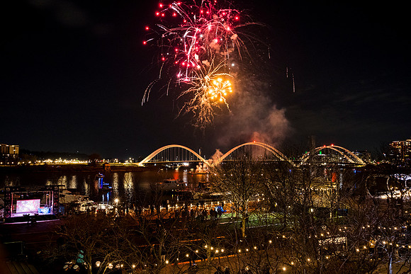 0161__12-13-24_Bain-Company-Holiday-Party-District-Winery-EventPhotojournalism-photography