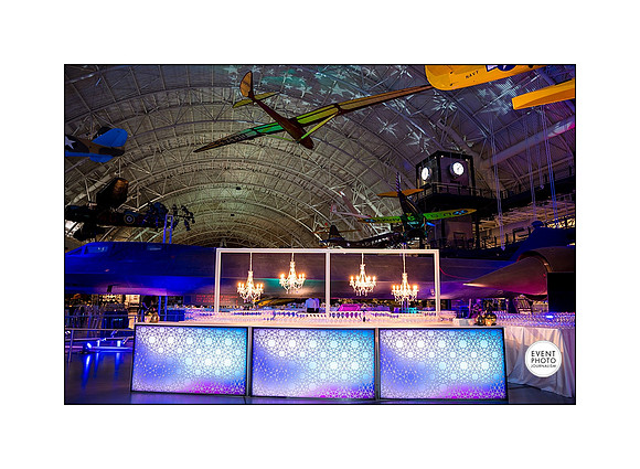0077__12-3-22__Event_Verisign-Holiday-Party-Udvar-Hazy-Center-EventPhotojournalism-event-photographers-Virginia