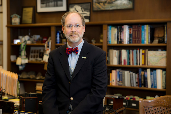 8712-19-24_USGS_David-Applegate-Professional-Headshot-Photographers-EventPhotojournalism-photography