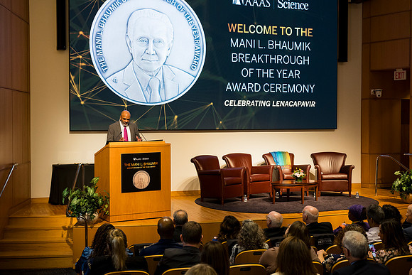 0147__6-5-25_AAAS-2025-Mani-L-Bhaumik-Breakthough-Award-Washington-DC-Event-Photojournalism-photography