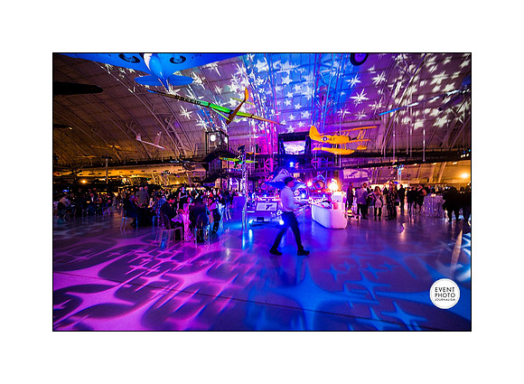 0188__12-3-22__Event_Verisign-Holiday-Party-Udvar-Hazy-Center-EventPhotojournalism-event-photographers-Virginia
