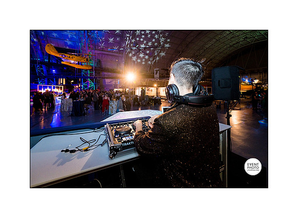 0302__12-3-22__Event_Verisign-Holiday-Party-Udvar-Hazy-Center-EventPhotojournalism-event-photographers-Virginia